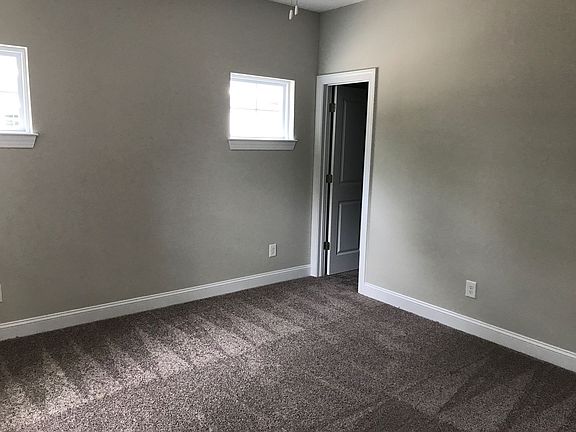 5th image of 5026A Park Ave