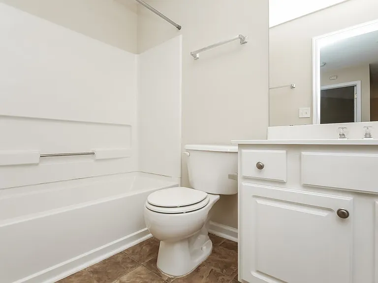 242 Regent Sq — Photo 15