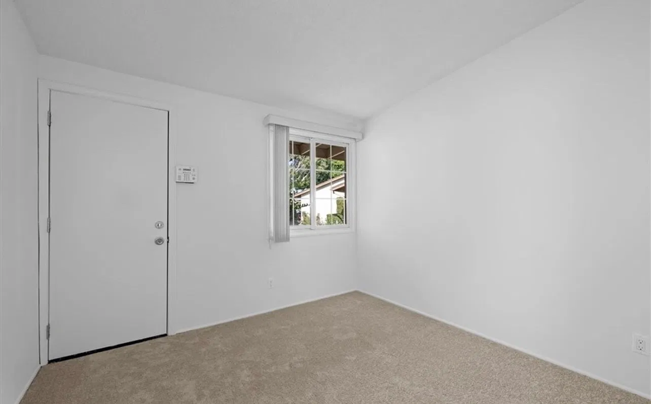 W 170th St, Gardena — Photo 2