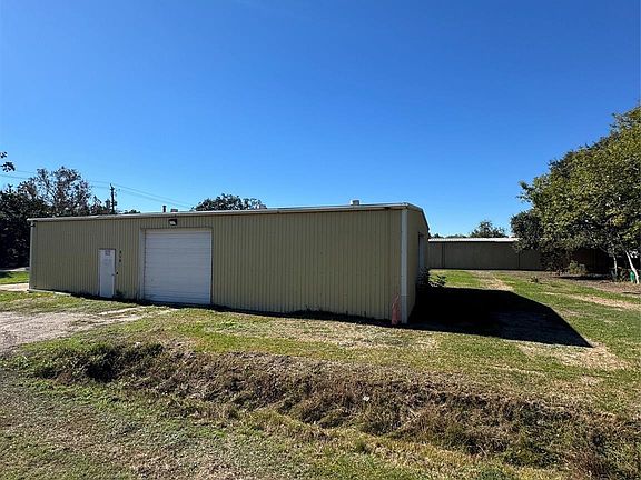 3rd image of 516 Cedar Bayou Rd