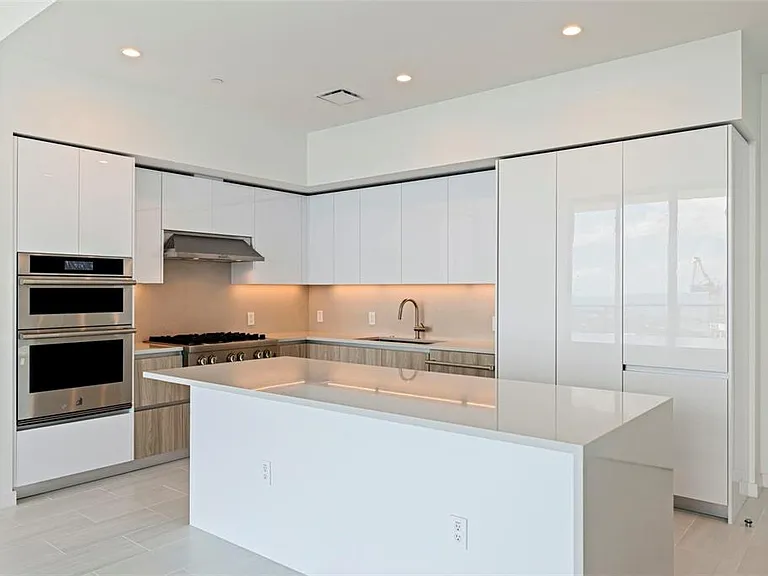 400 Central Ave #3906 — Photo 7