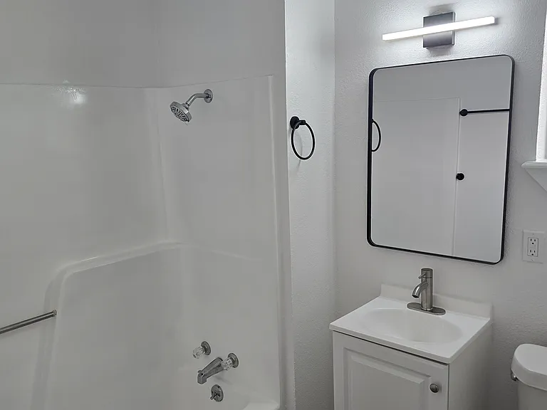 301 E Main St #12 — Photo 8