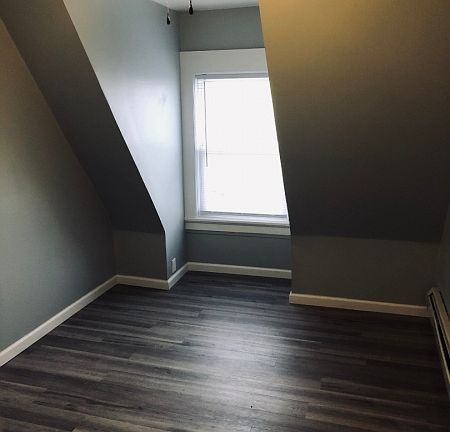 4th image of 292 Clifton Ave
