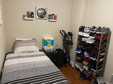 5th image of 127 Condon Ave