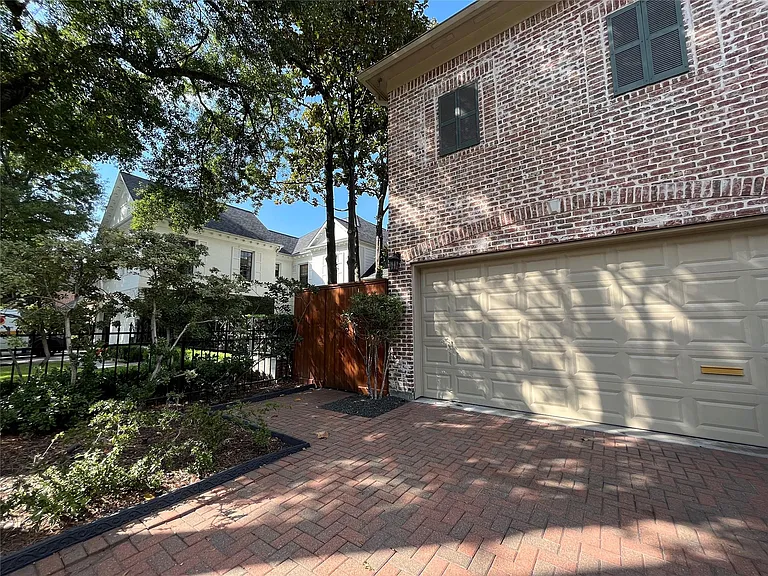 27 Lana Ln #A — Photo 43