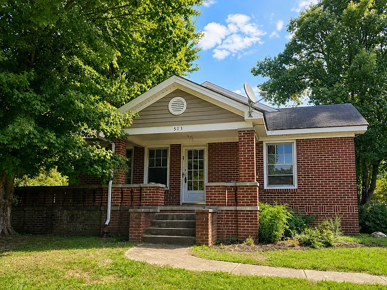 513 Alamance Rd — Photo 1