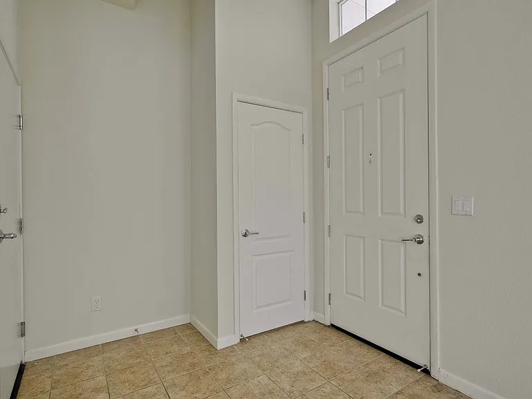 562 Saco Ter — Photo 9
