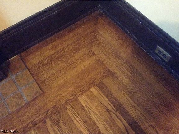 3rd image of 7210 Franklin Ave