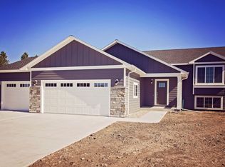 252 Blue Bell Cir, Brookings, SD 57006