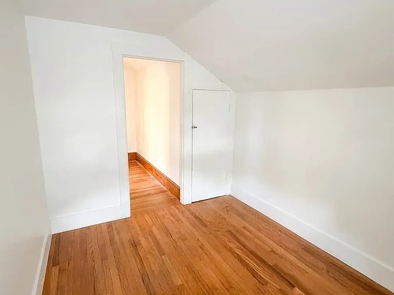 35 Maple St — Photo 11