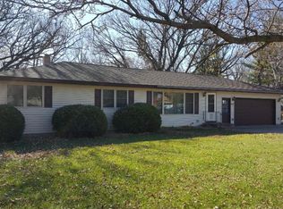 611 N Brookview Ln SW, Isanti, MN 55040