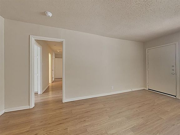 4th image of 5329 Bonnie Wayne St