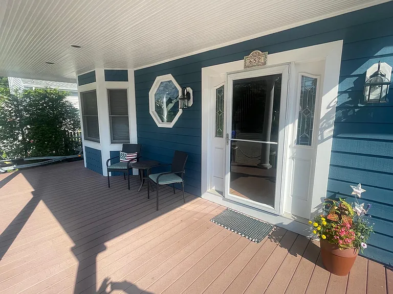 652 Princeton Ave — Photo 9
