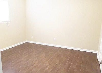 3rd image of 358 E Parkway N APT 5