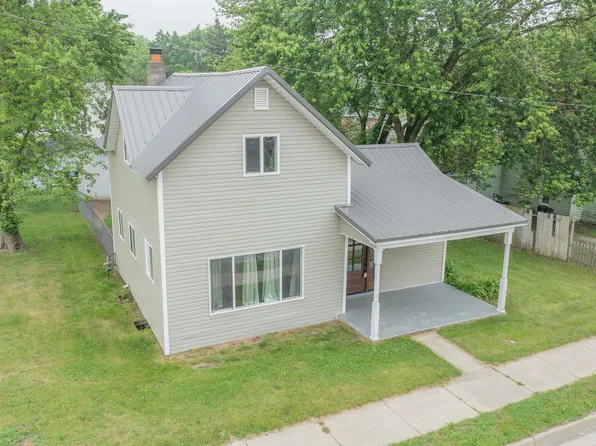 208 N Heaton St, Knox, IN 46534