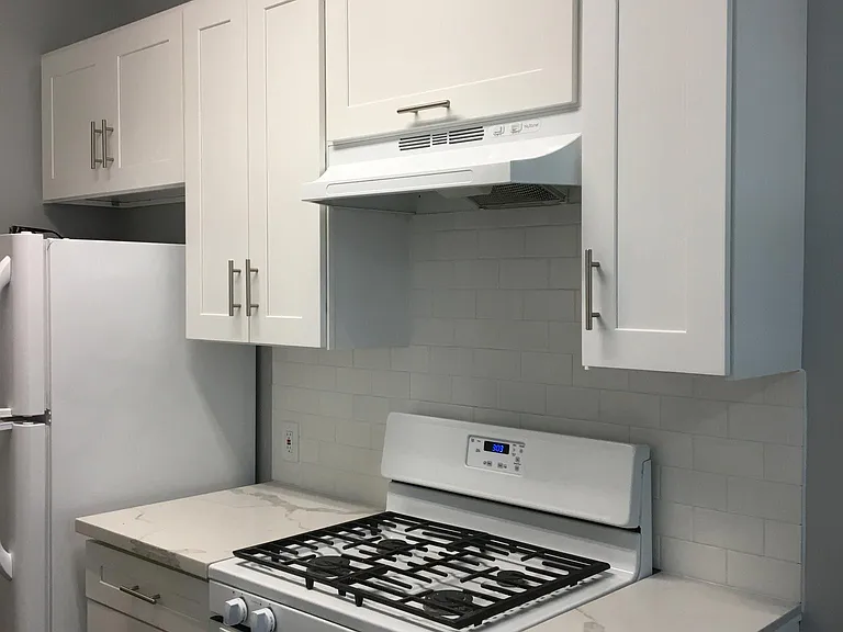 703 E Providencia Ave #102 — Photo 9