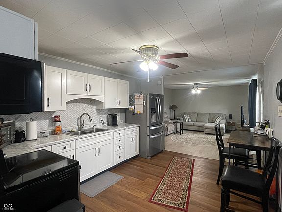 3rd image of 2821 Fenley St