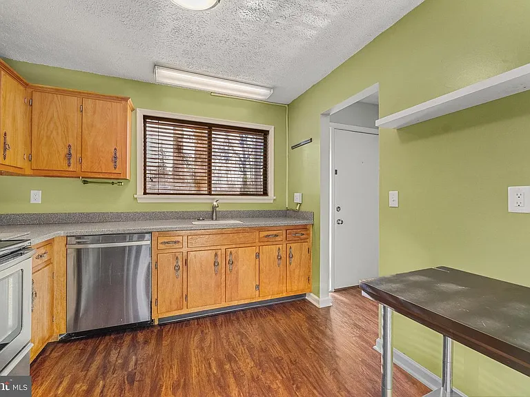 23348 Red Oak Ct — Photo 4