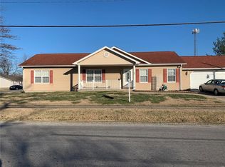 560 W Phillips St, Freeburg, IL 62243