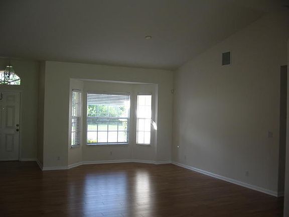 4th image of 2561 SW Savage Blvd