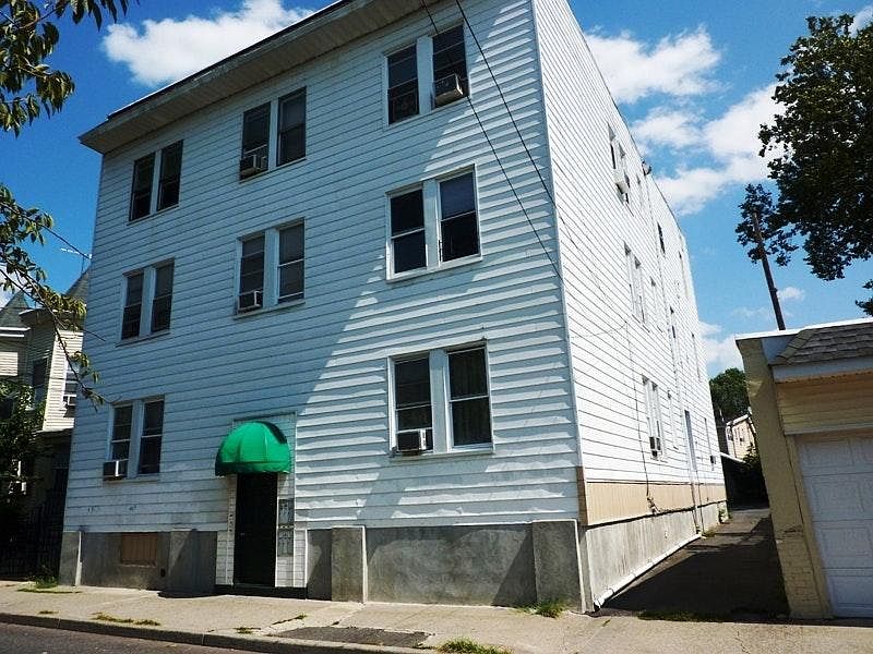 Front View. Apartment 1B is in desirable first floor apartment on the right.