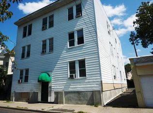 52 Smith St, Belleville, NJ 07109