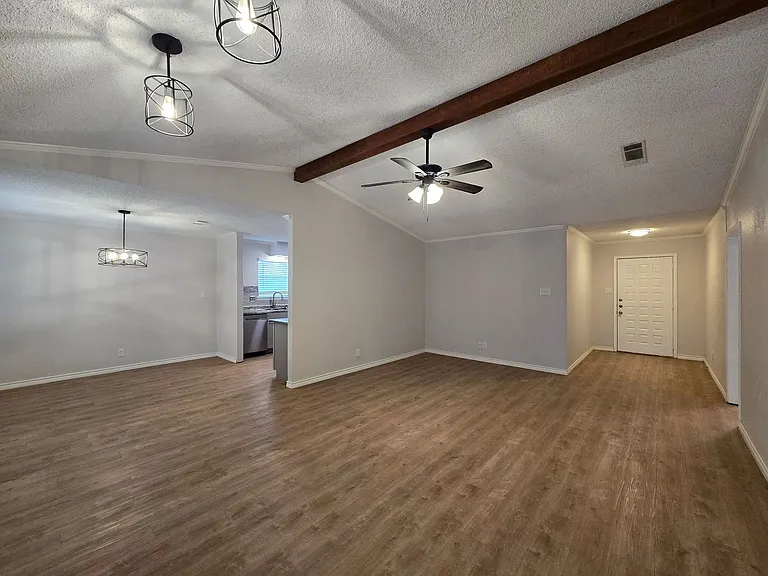 3005 Tallwood Dr — Photo 3