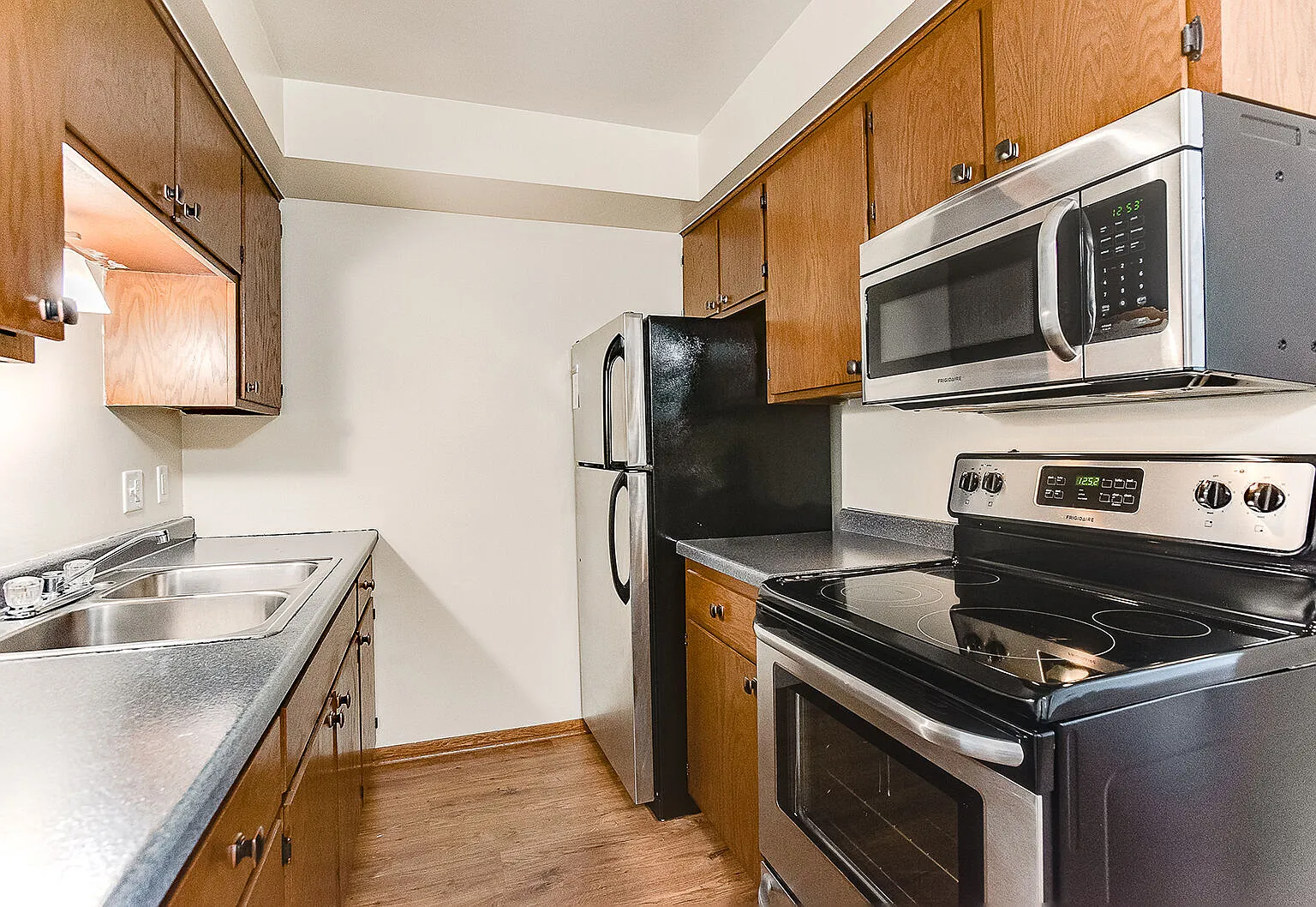 Mark Court Apartments — Photo 2