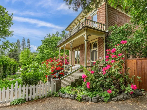 105 W Main St, Jacksonville, OR 97530