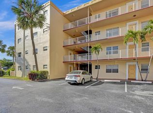 3990 NW 42nd Ave APT 101, Lauderdale Lakes, FL 33319