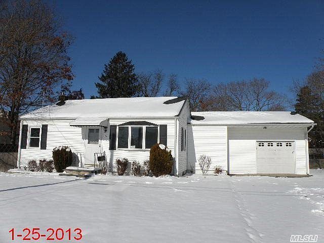 1st image of 15 E 7th St