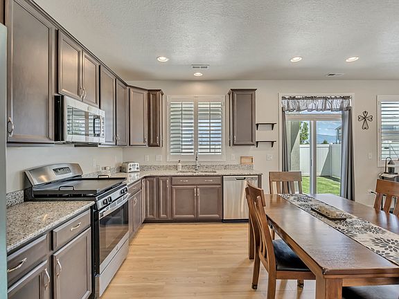 5th image of 2042 W Lydia Ln