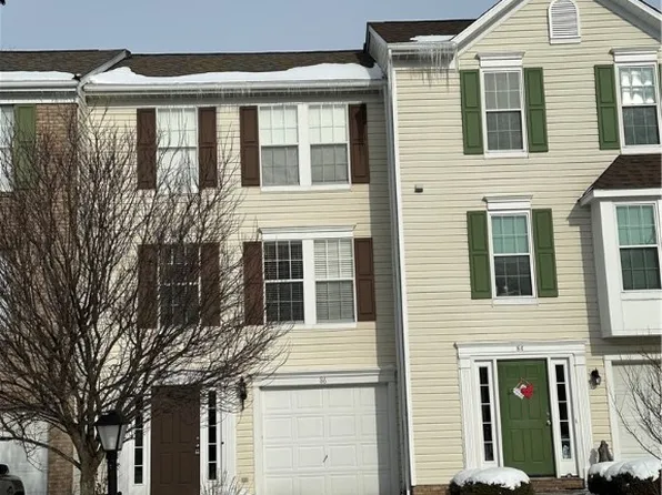 86 Links Dr, New Castle, PA 16101