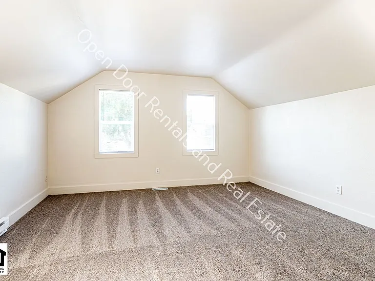 1240 Boone St — Photo 10