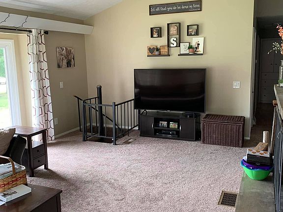 5th image of 1668 Kenmore Dr