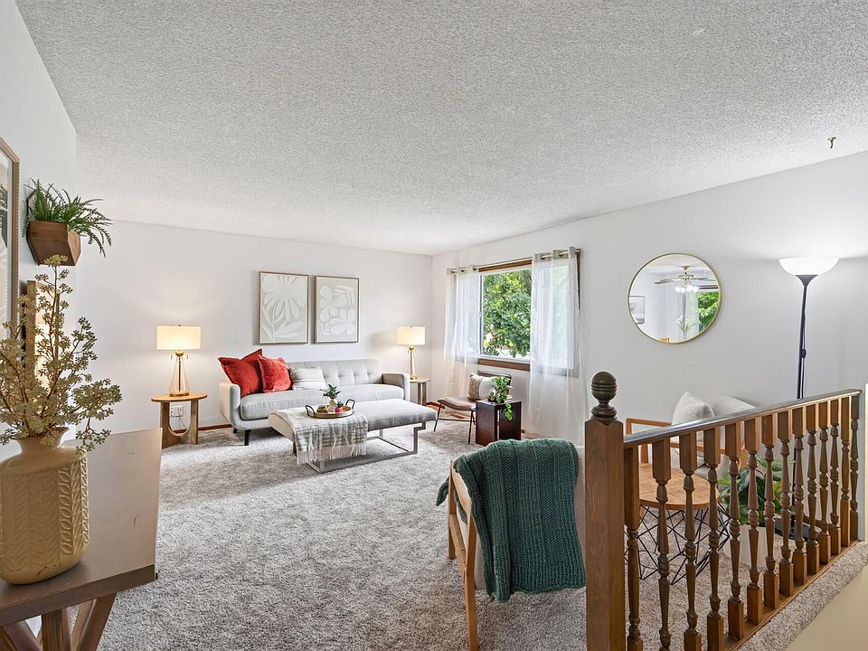 1st image of 10665 Hummingbird St NW