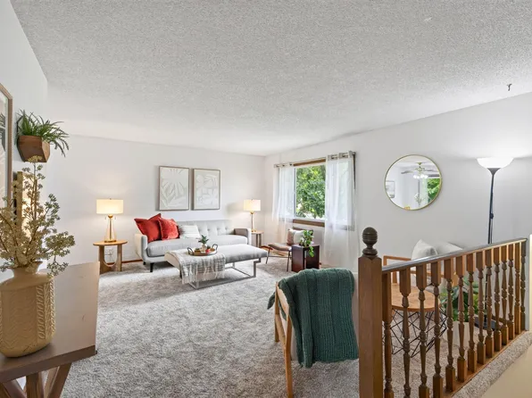 10665 Hummingbird St NW, Coon Rapids, MN 55433