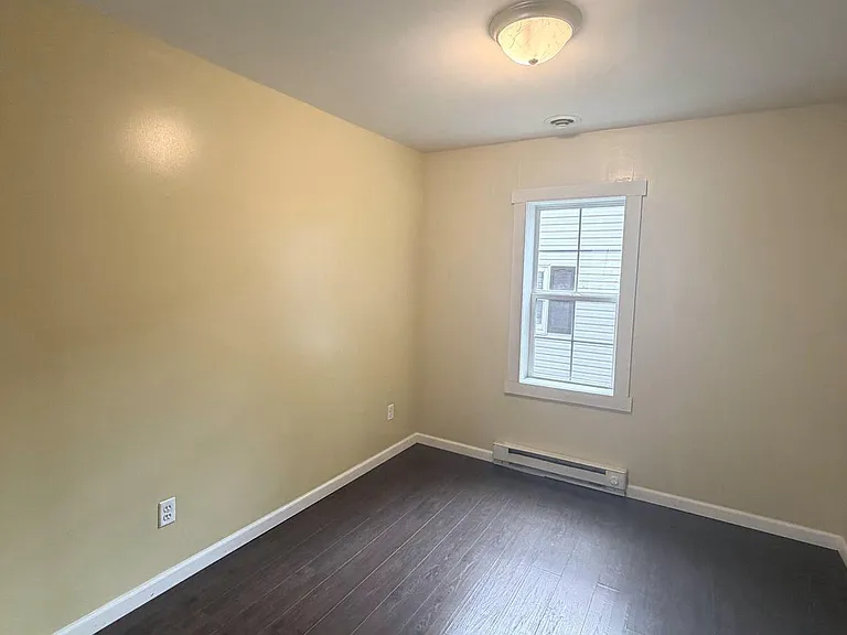 125 E Main St — Photo 25