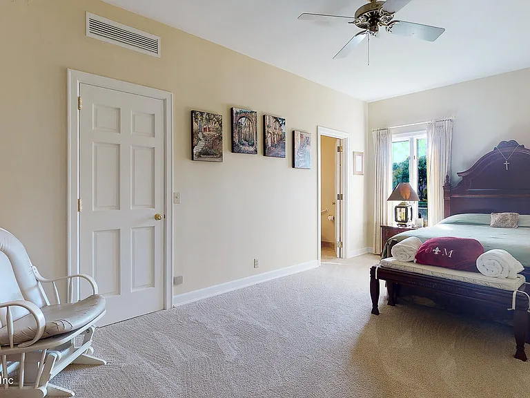 7987 Hollyridge Rd — Photo 12