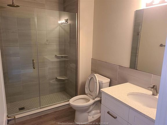 4th image of 550 Sandison St #15