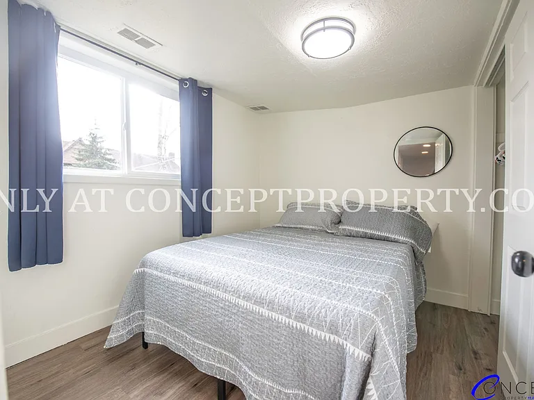 285 E Whitlock Ave — Photo 7