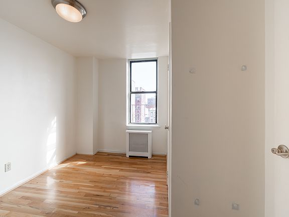 5th image of 393 Hewes St APT 3D