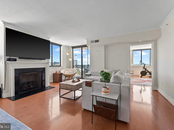414 Water St Unit 1813, Baltimore, MD 21202