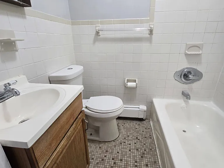 14 Sherman Ave #4 — Photo 4