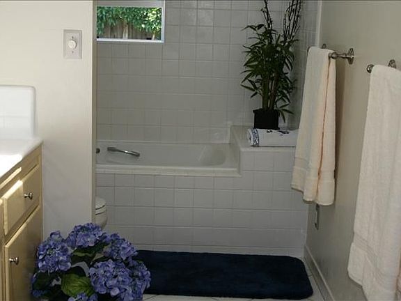 4th image of 2542 Gunar Dr