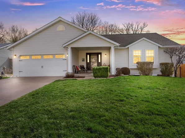 53 River Boat Dr, Saint Peters, MO 63376