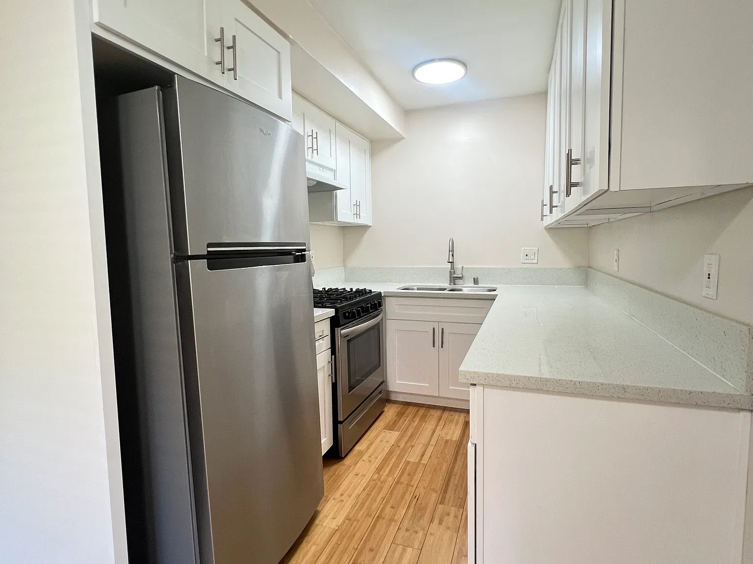 2637 Centinela Ave — Photo 3