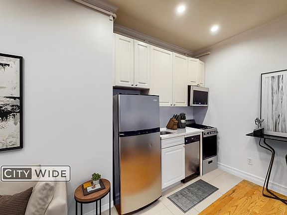 4th image of 342 E 62nd St APT 6