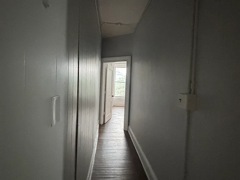 342 W Grand Ave #B — Photo 2