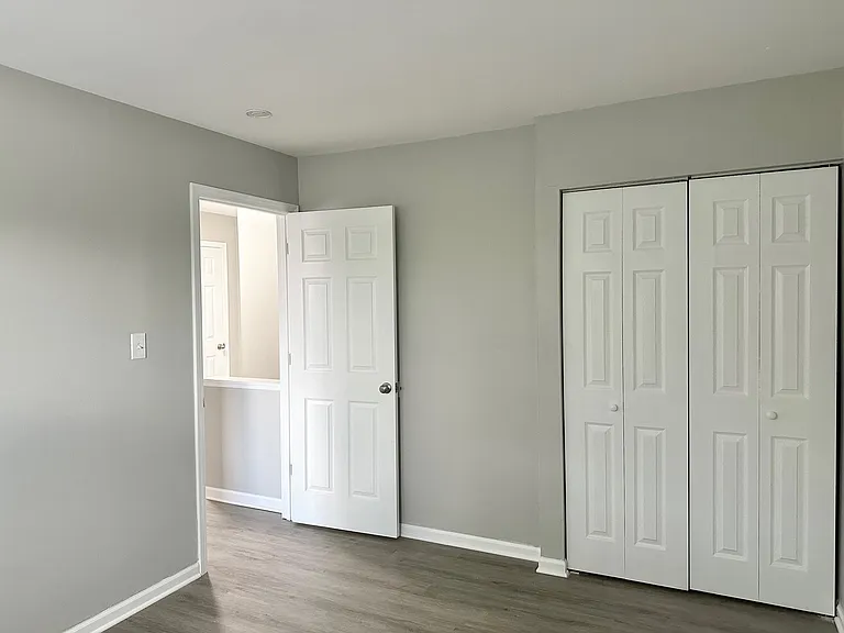 1715 E Roosevelt Rd #1 — Photo 7